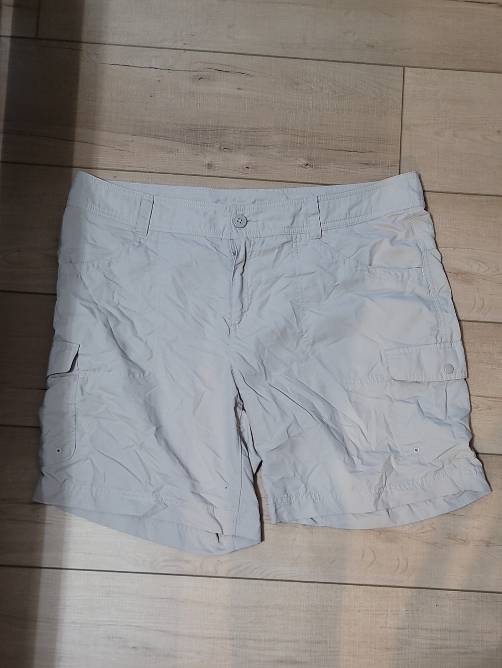 Columbia Light TAN Cargo Shorts